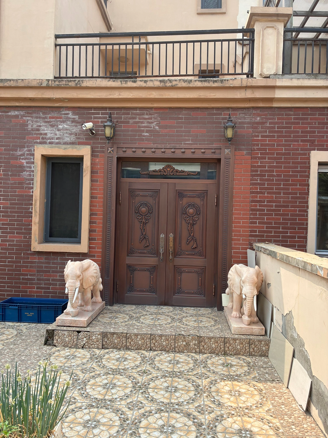 Main entrance to LVS Expert's office in China, representing client interests in cargo survey and inspection services